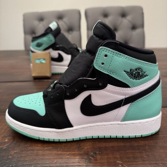 Air Jordan 1 Retro High OG Green Glow Shoes - Picture 1 of 8